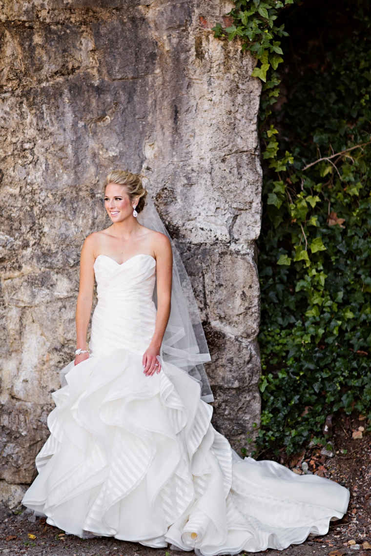 A Nautical Coral and Navy Wedding via TheELD.com