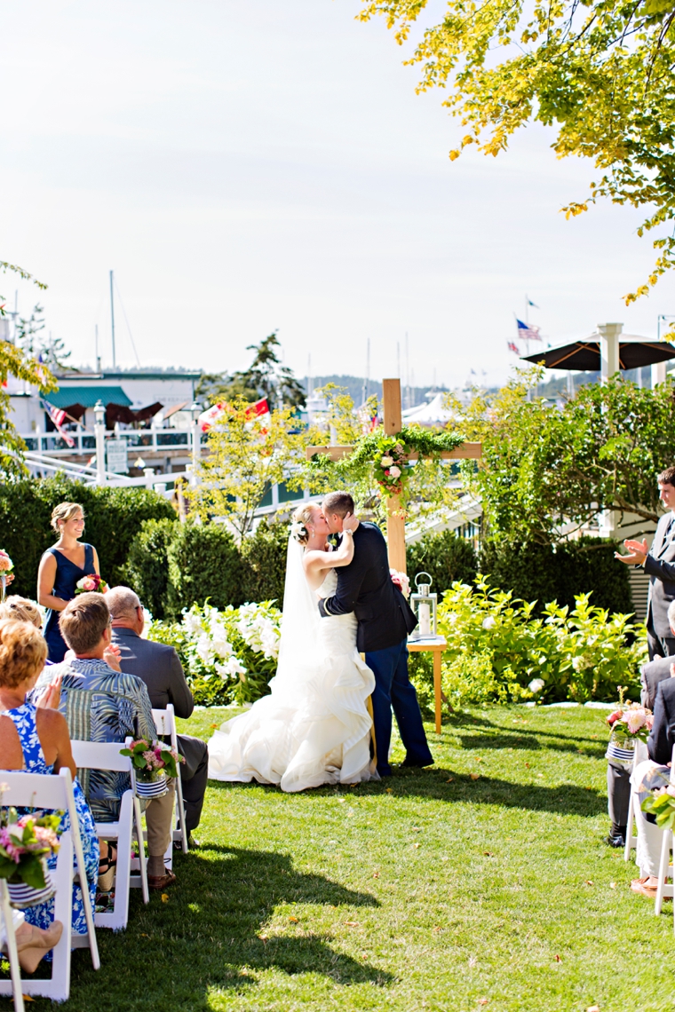 A Nautical Coral and Navy Wedding via TheELD.com