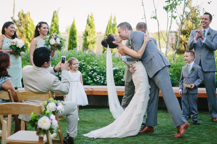 A Romantic Chicago Loft Wedding via TheELD.com