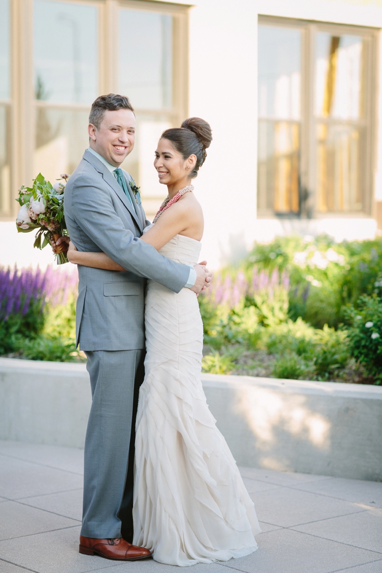 A Romantic Chicago Loft Wedding via TheELD.com