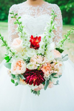 24 Spring Bouquets You Cant Miss! via TheELD.com