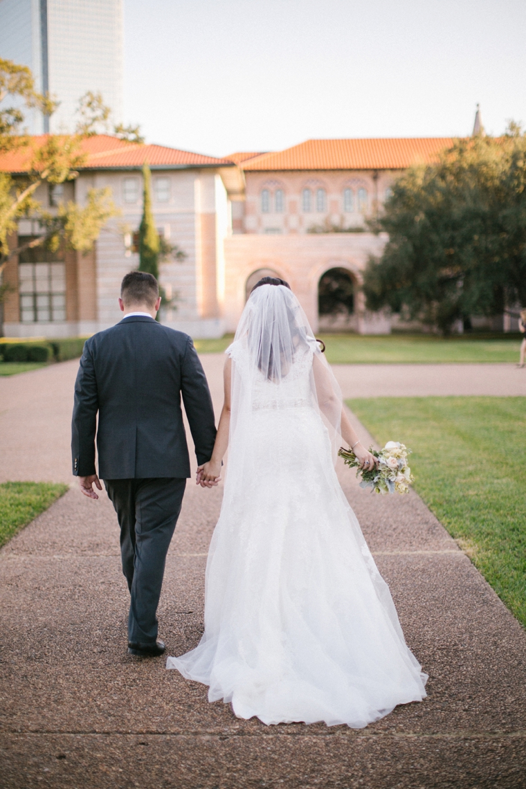 Navy and Peach Garden Wedding via TheELD.com