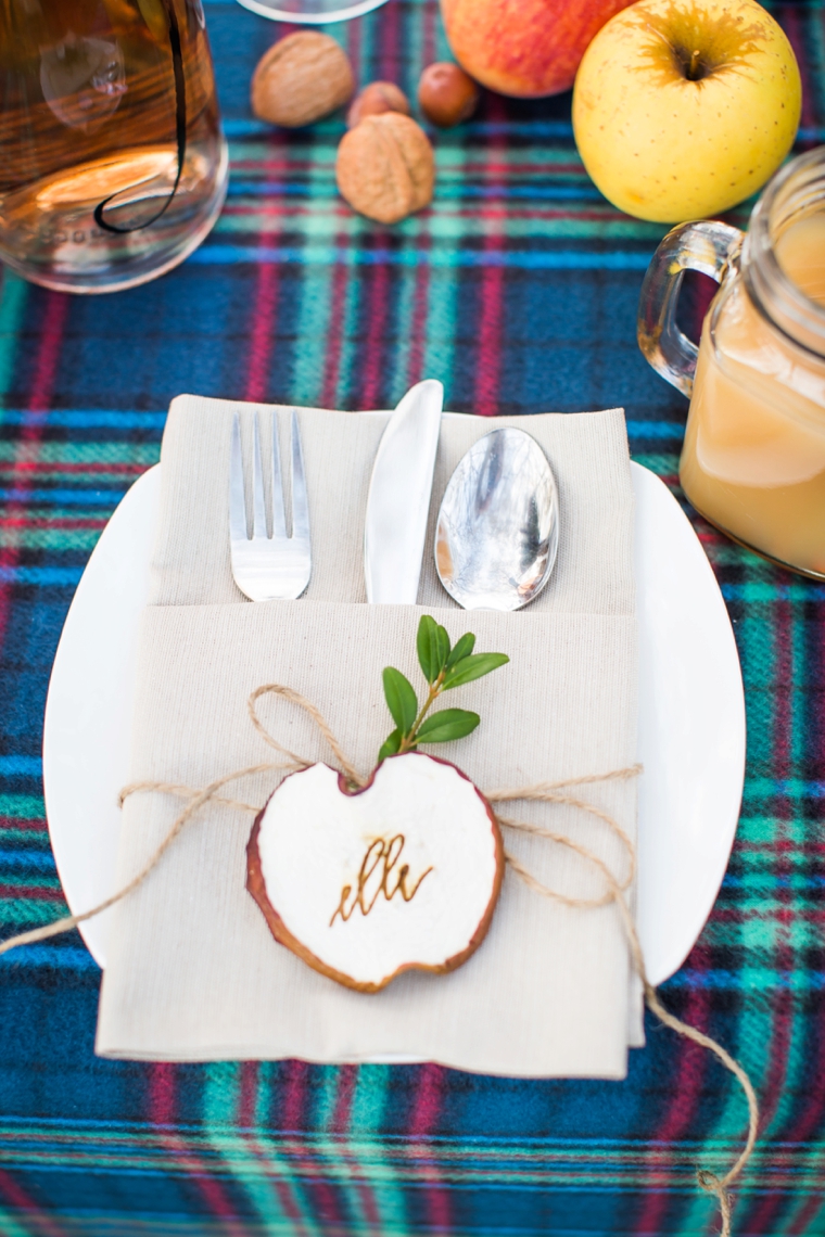 Picnic Inspired Elopement Ideas via TheELD.com