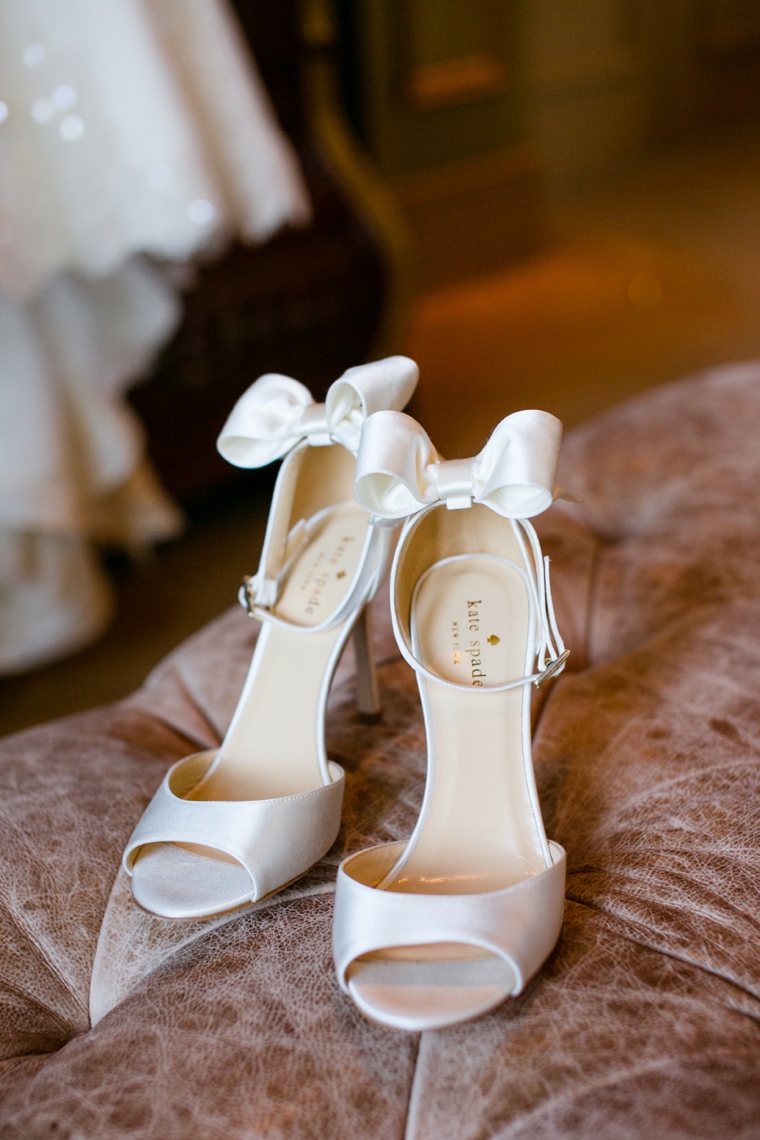 An Elegant Blush and Gold Wedding via TheELD.com