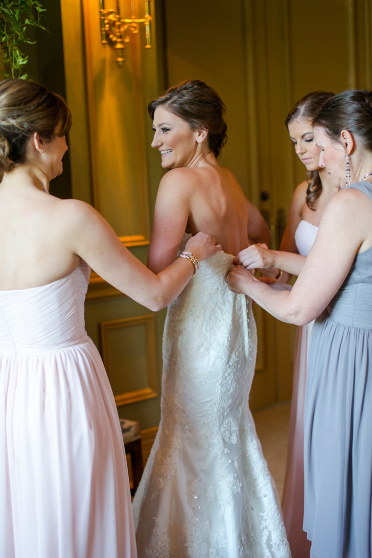 An Elegant Blush and Gold Wedding via TheELD.com