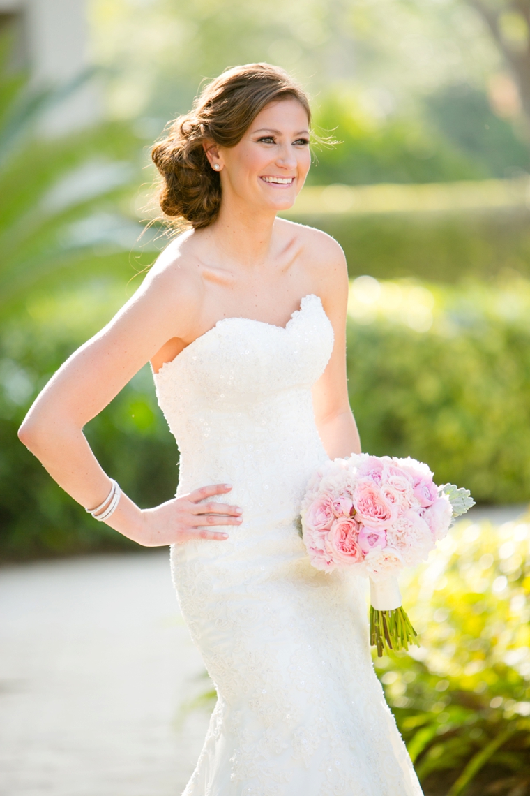 An Elegant Blush and Gold Wedding via TheELD.com