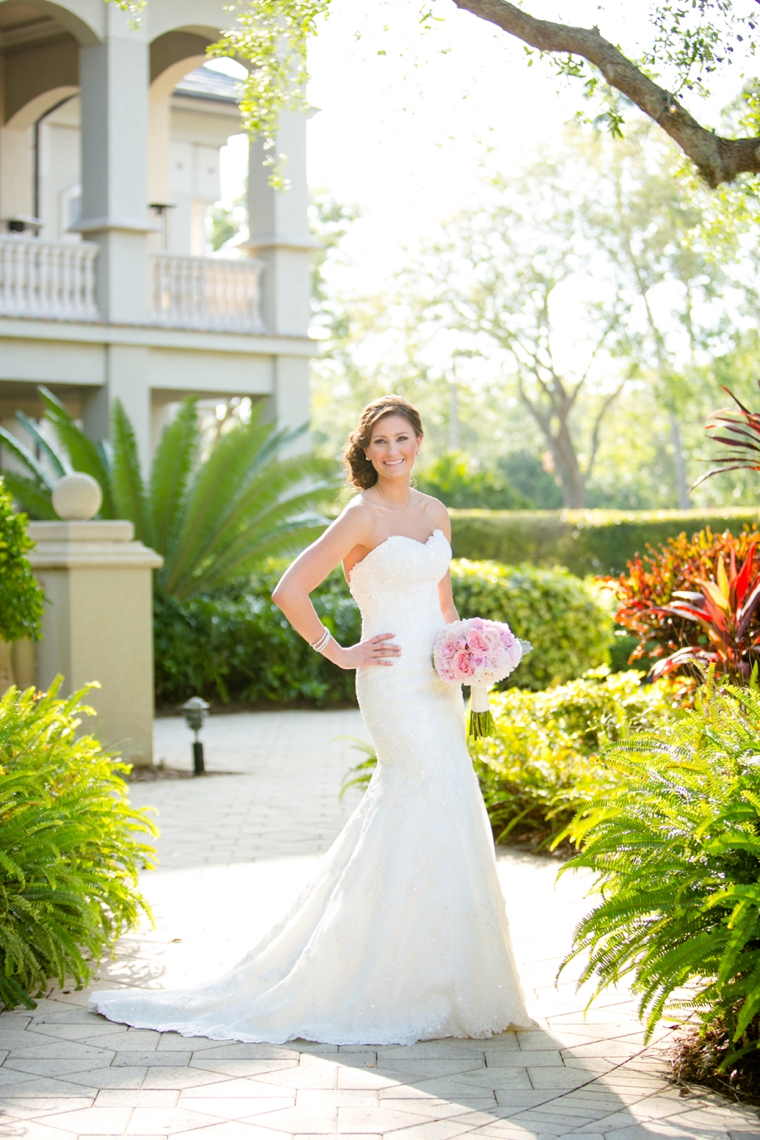 An Elegant Blush and Gold Wedding via TheELD.com