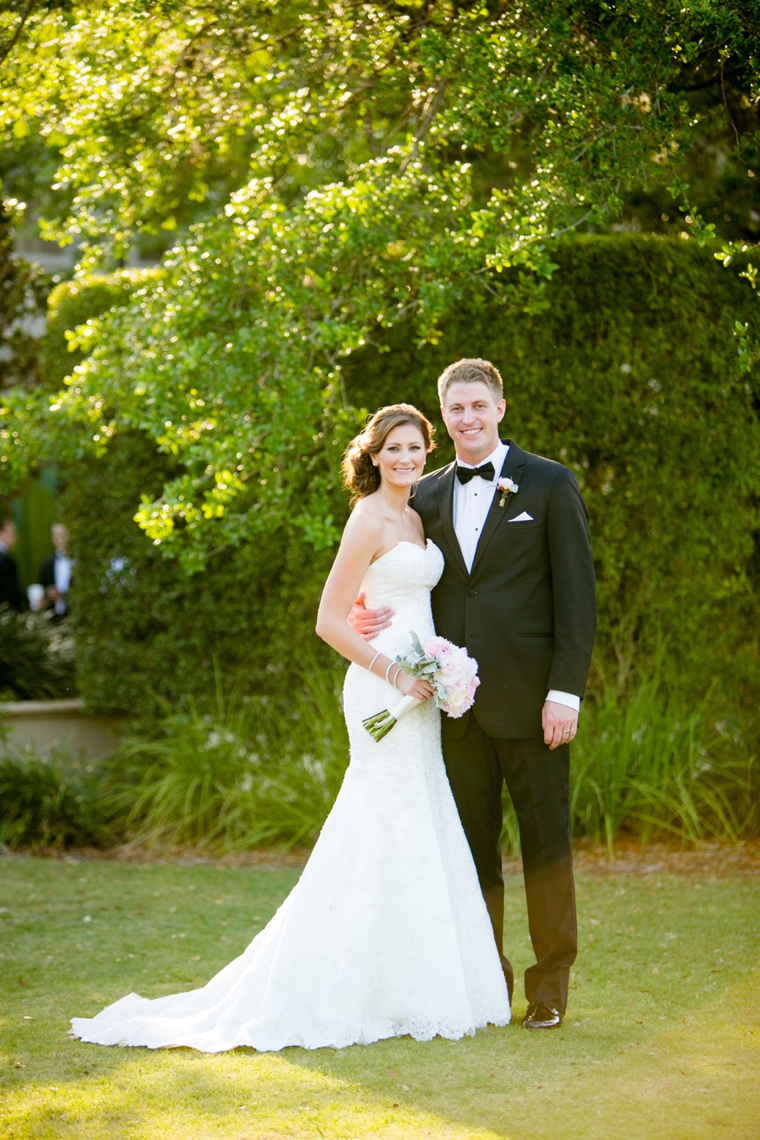 An Elegant Blush and Gold Wedding via TheELD.com