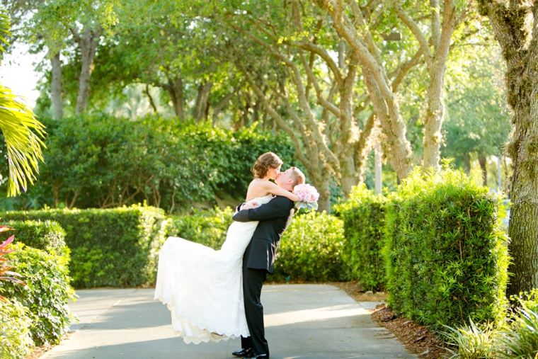 An Elegant Blush and Gold Wedding via TheELD.com