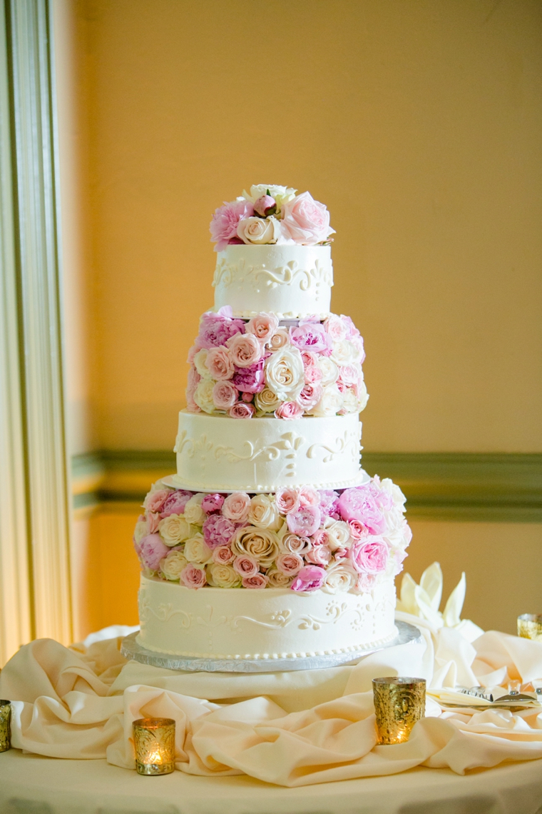 An Elegant Blush and Gold Wedding via TheELD.com