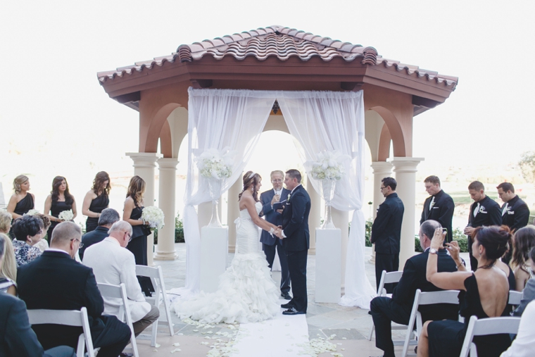 A Glamorous Black and White Wedding via TheELD.com