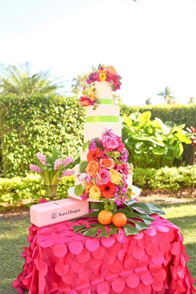 Fun & Colorful Lilly Pulitzer Wedding Ideas via TheELD.com