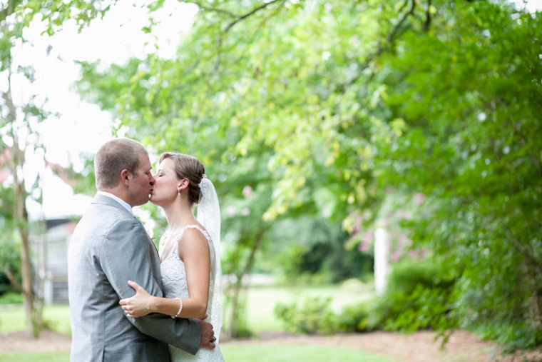 A Romantic Pink and Blue Wedding via TheELD.com