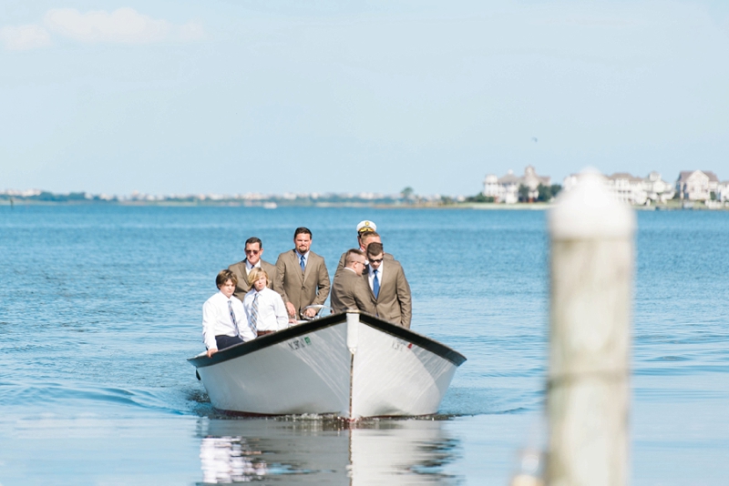 A Navy and Gold North Carolina Wedding via TheELD.com