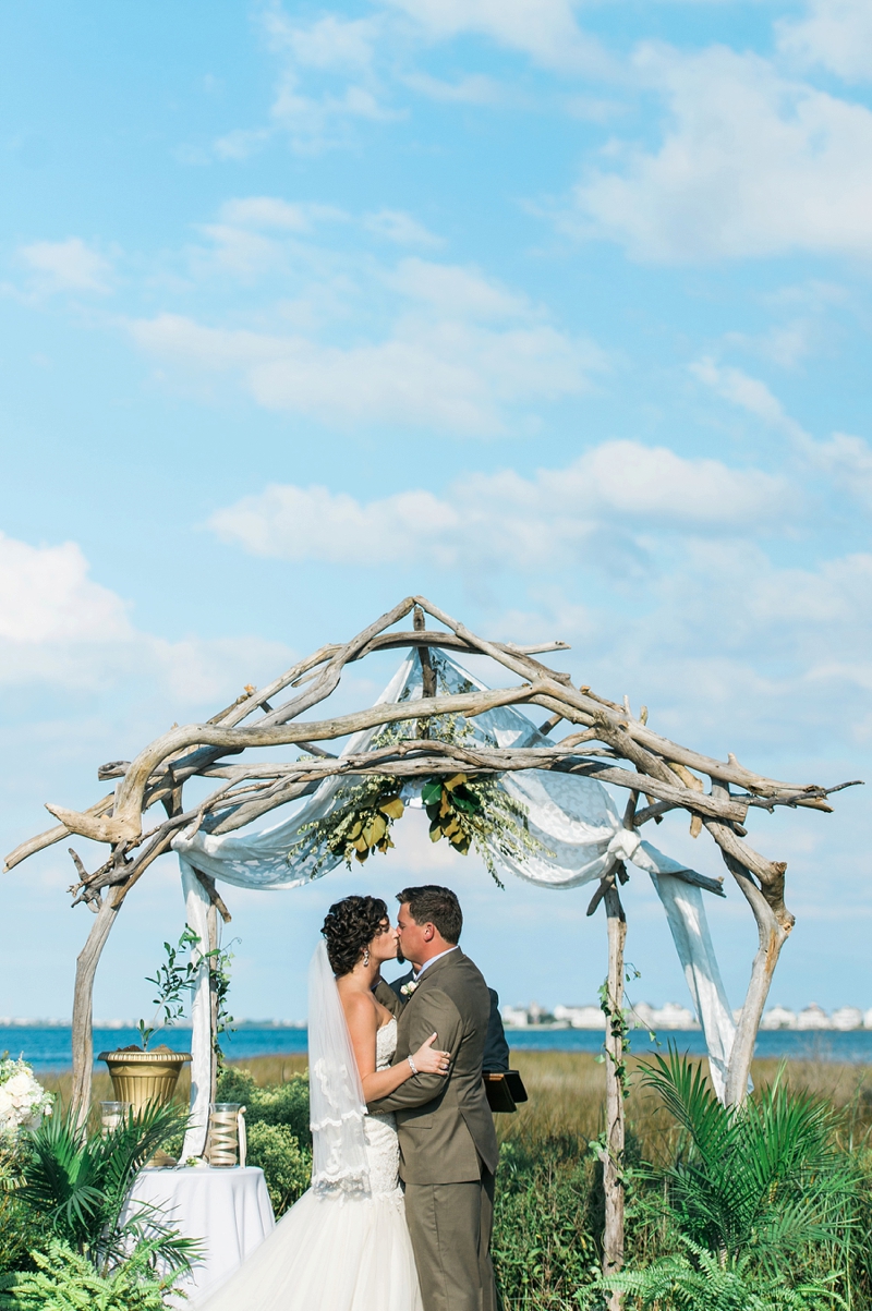 A Navy and Gold North Carolina Wedding via TheELD.com