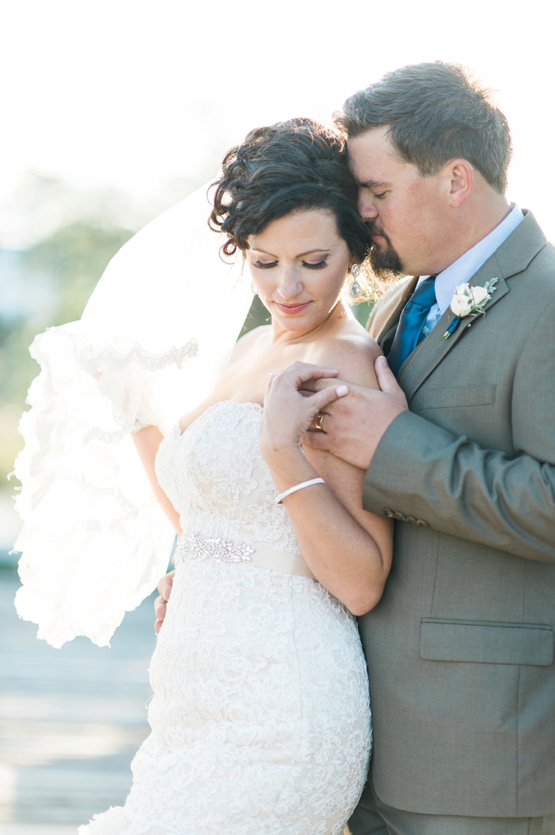 A Navy and Gold North Carolina Wedding via TheELD.com