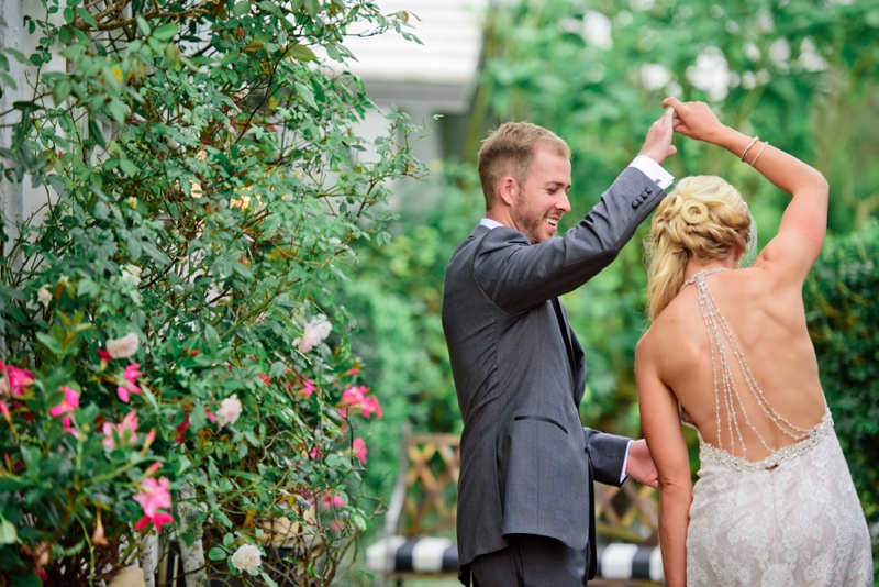 A Vintage Glam New Years Eve Wedding via TheELD.com