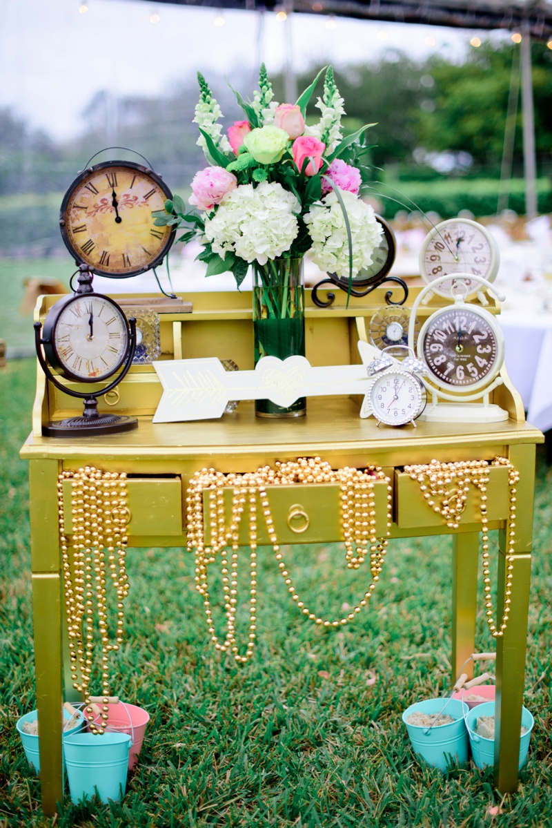 A Vintage Glam New Years Eve Wedding via TheELD.com