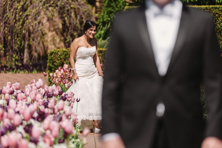 An Elegant Chicago Botanic Garden Wedding via TheELD.com