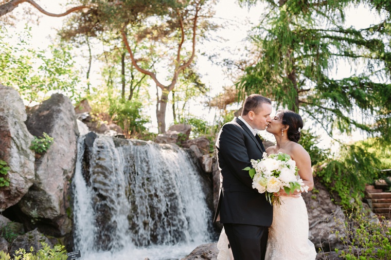 An Elegant Chicago Botanic Garden Wedding via TheELD.com