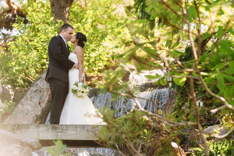 An Elegant Chicago Botanic Garden Wedding via TheELD.com