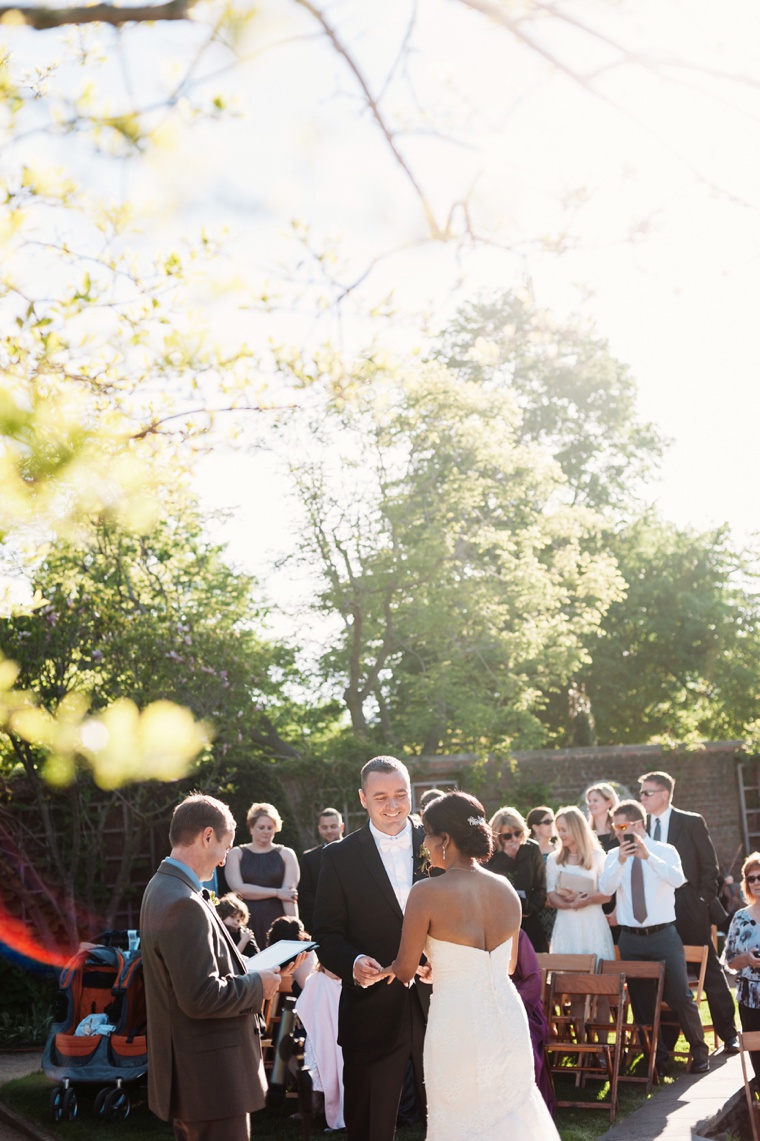 An Elegant Chicago Botanic Garden Wedding via TheELD.com