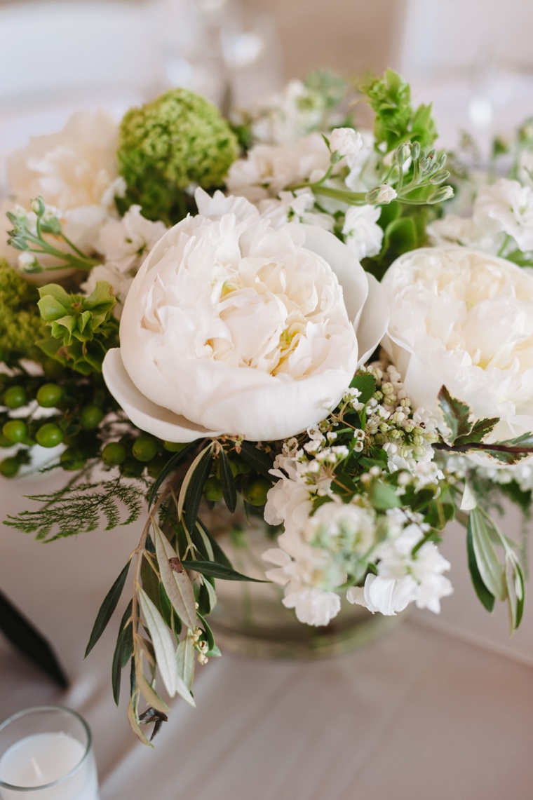 An Elegant Chicago Botanic Garden Wedding via TheELD.com