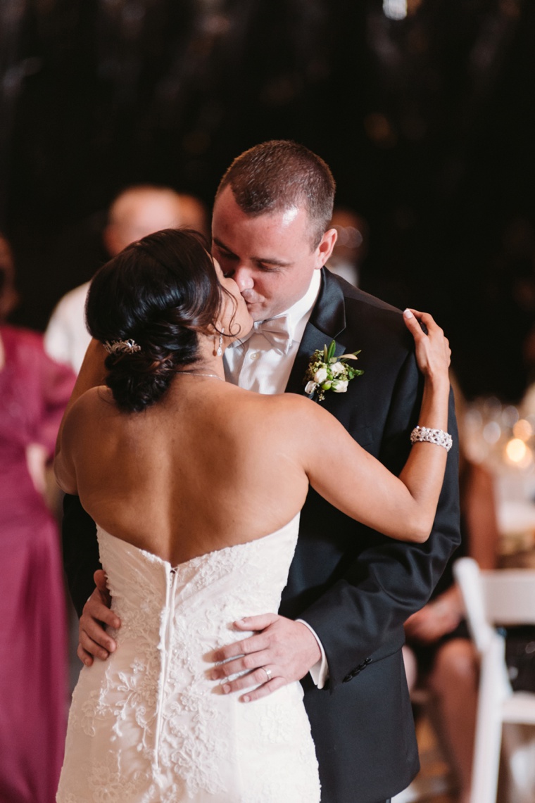 An Elegant Chicago Botanic Garden Wedding via TheELD.com