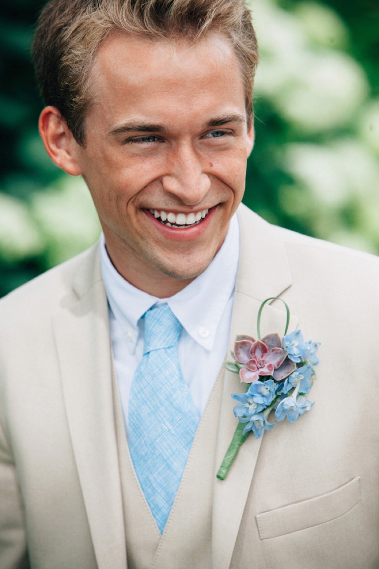 Colorful & Rustic Illinois Barn Wedding via TheELD.com