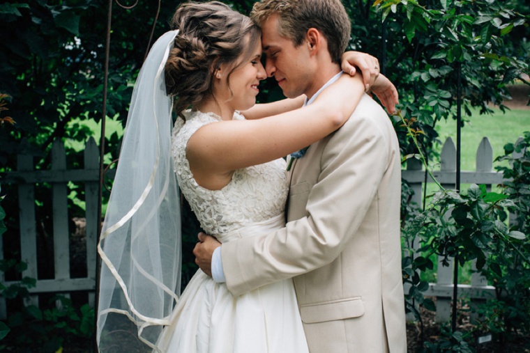 Colorful & Rustic Illinois Barn Wedding via TheELD.com