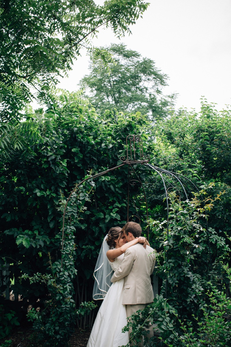 Colorful & Rustic Illinois Barn Wedding via TheELD.com