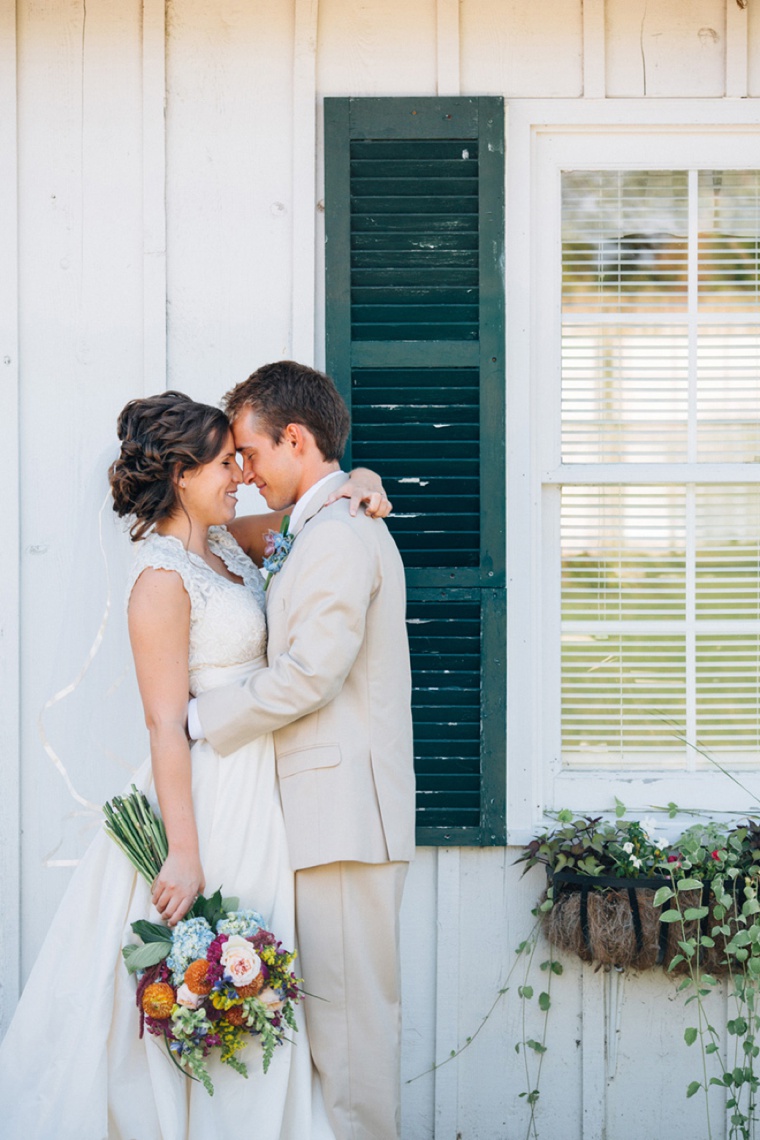 Colorful & Rustic Illinois Barn Wedding via TheELD.com