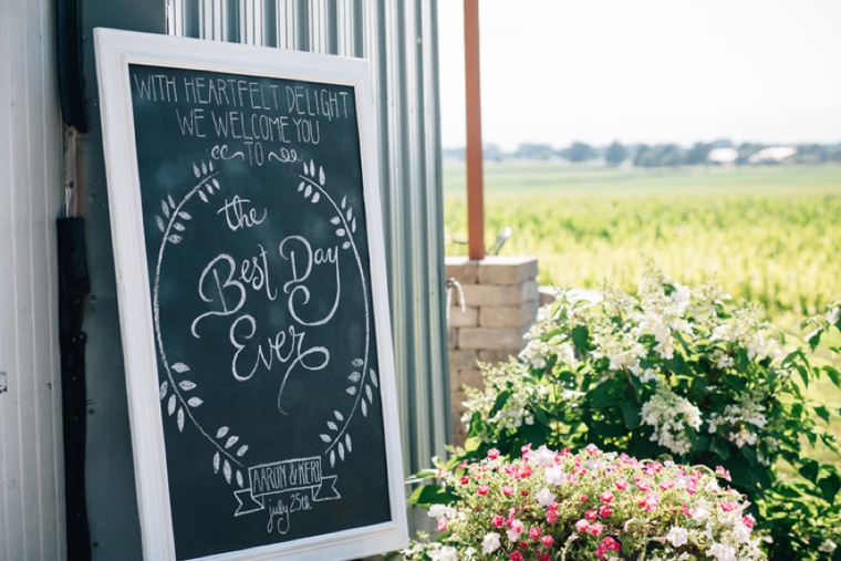 Colorful & Rustic Illinois Barn Wedding via TheELD.com