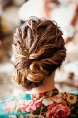 30 Stunning Wedding Day Hairstyles You Have To See via TheELD.com