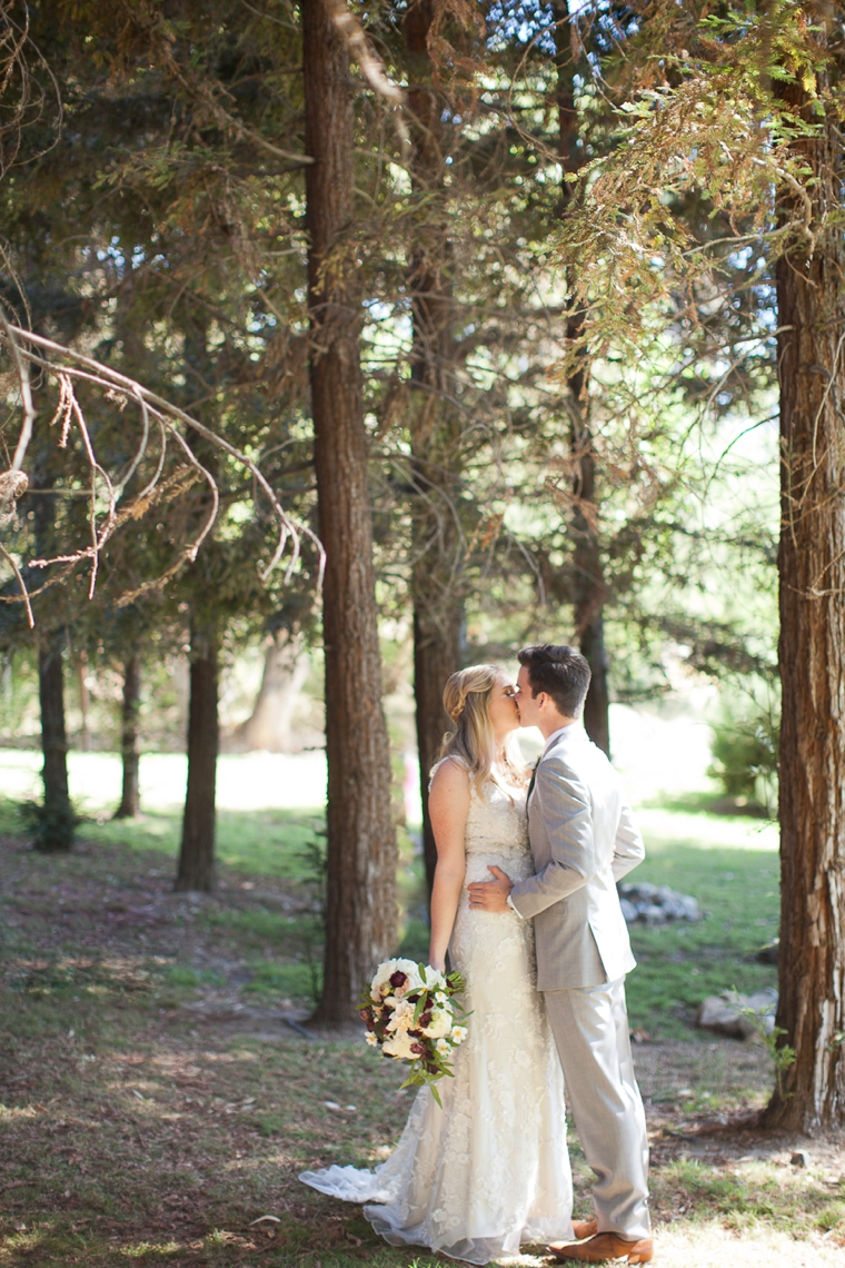 A Romantic Cranberry, Maroon & Blush Wedding via TheELD.com