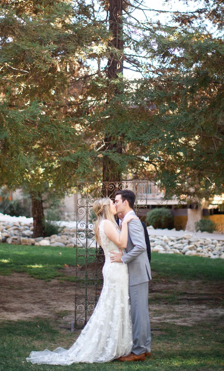 A Romantic Cranberry, Maroon & Blush Wedding via TheELD.com