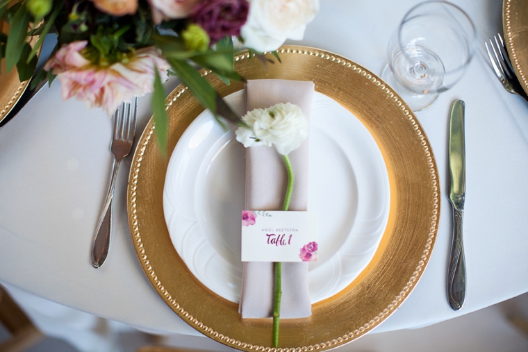 A Romantic Cranberry, Maroon & Blush Wedding via TheELD.com