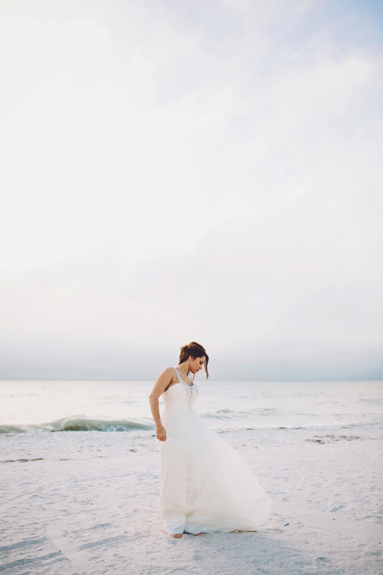 Romantic & Natural Beach Wedding Ideas via TheELD.com
