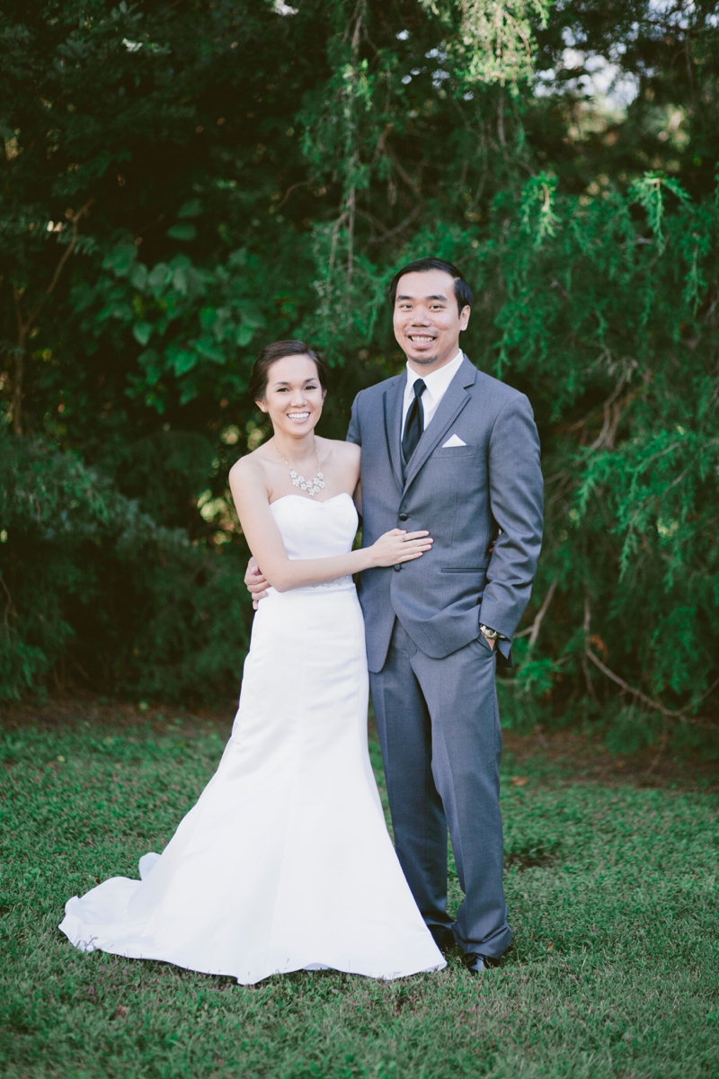 A Blush and Sage Virginia Wedding via TheELD.com