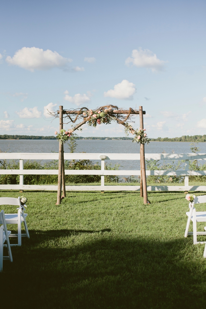 A Blush and Sage Virginia Wedding via TheELD.com