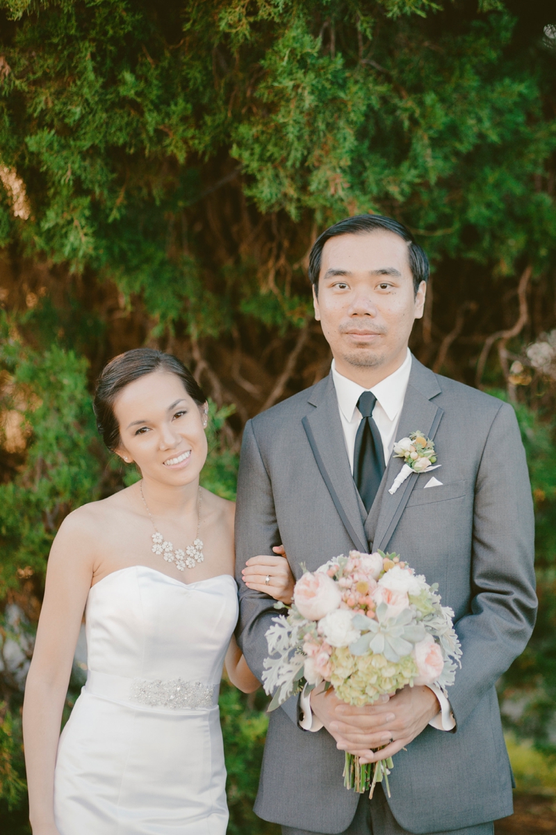 A Blush and Sage Virginia Wedding via TheELD.com