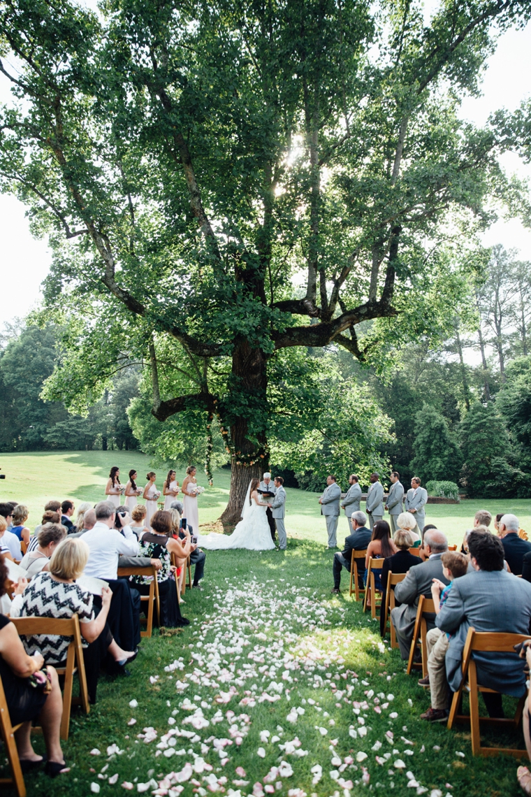 A Rustic & Romantic Atlanta Wedding via TheELD.com