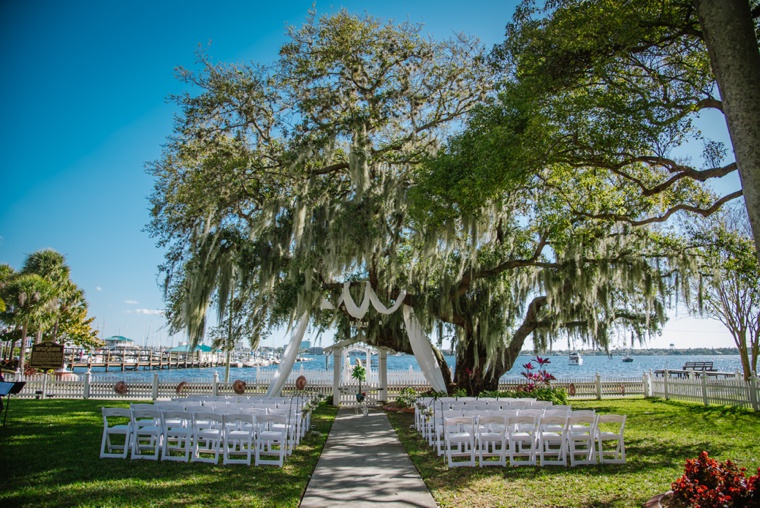 A Rustic Purple Florida Wedding via TheELD.com