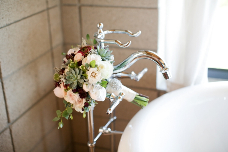 A Nature Inspired Oceanside Wedding via TheELD.com