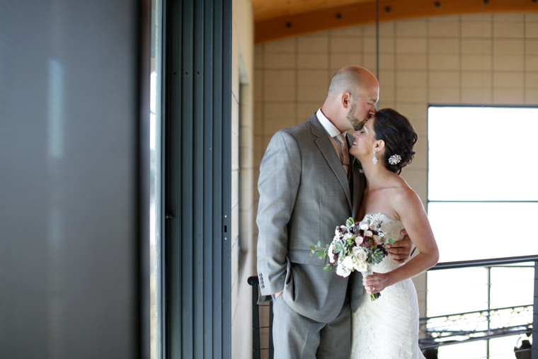 A Nature Inspired Oceanside Wedding via TheELD.com