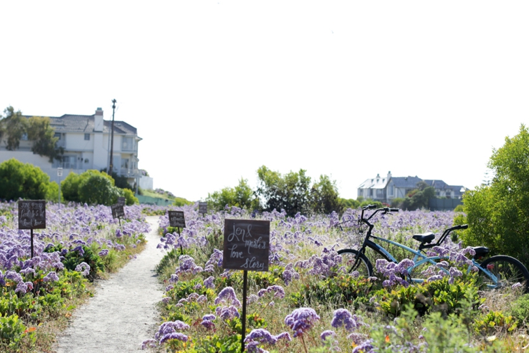 A Nature Inspired Oceanside Wedding via TheELD.com