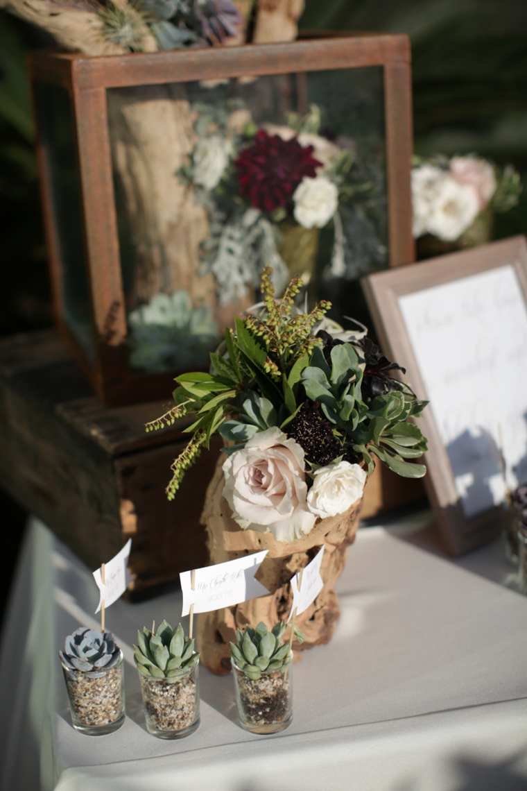 A Nature Inspired Oceanside Wedding via TheELD.com