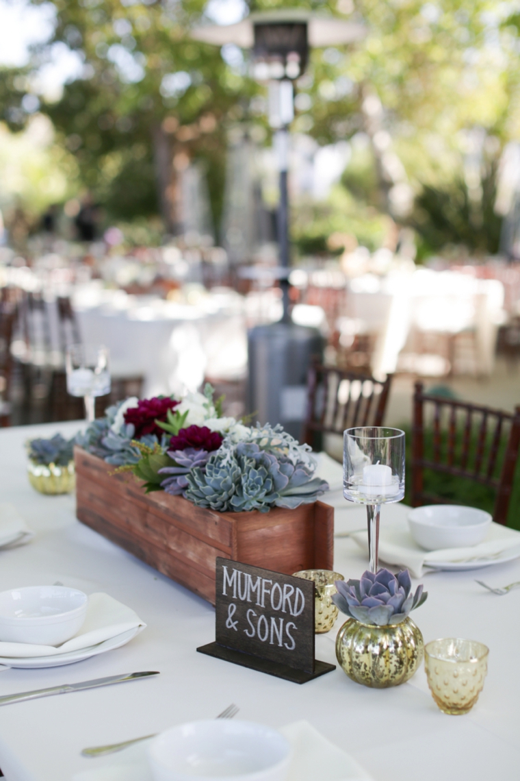 A Nature Inspired Oceanside Wedding via TheELD.com