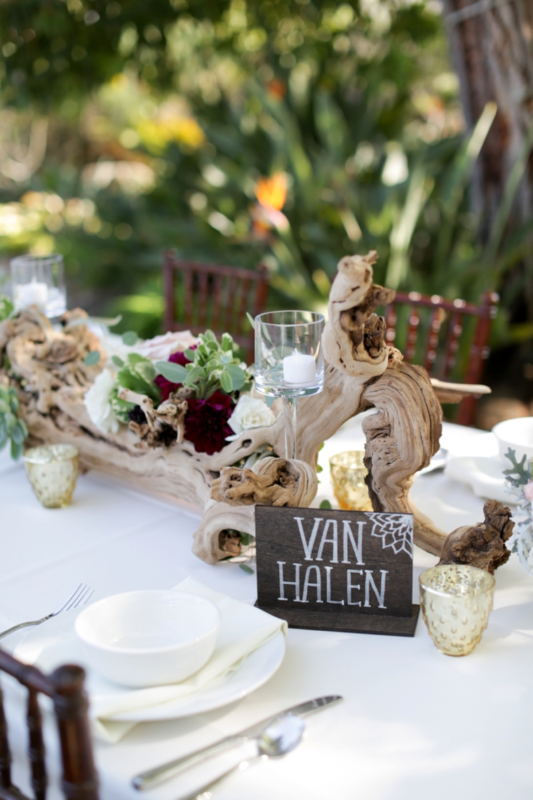 A Nature Inspired Oceanside Wedding via TheELD.com