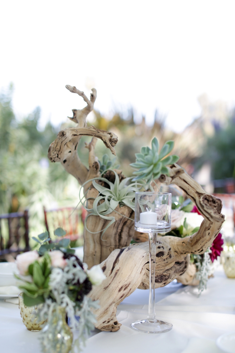 A Nature Inspired Oceanside Wedding via TheELD.com